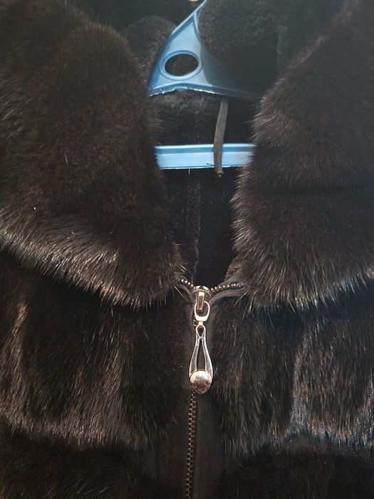 Продам дублёнку черную Б/У