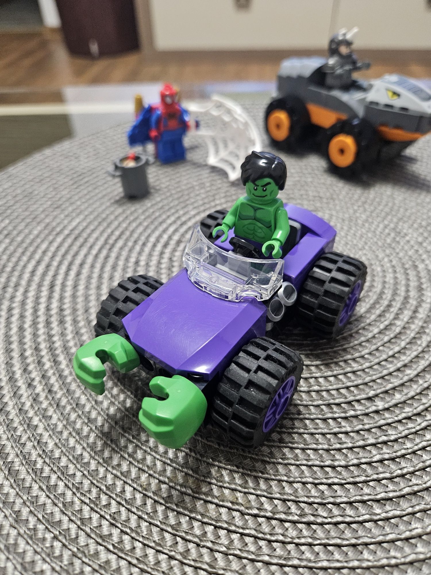 LEGO® Spidey - Confruntarea Dintre Hulk si Masina Rinocer (10782)