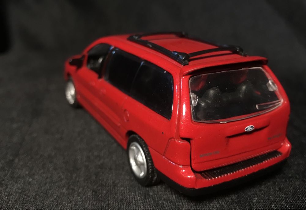 Macheta Ford Windstar, 1:43