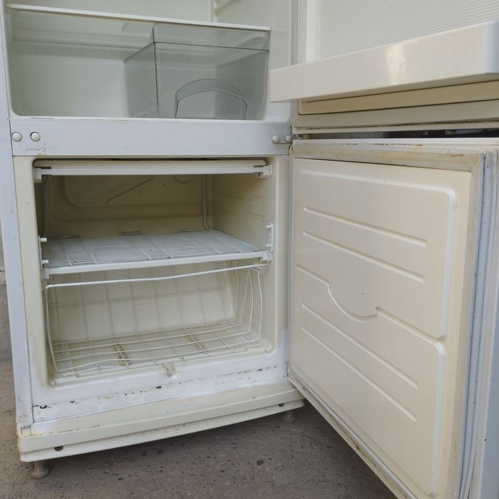 Холодильник ATLANT ХМ-4009, 2-камерный б/у, нижняя морозилка, новый ко