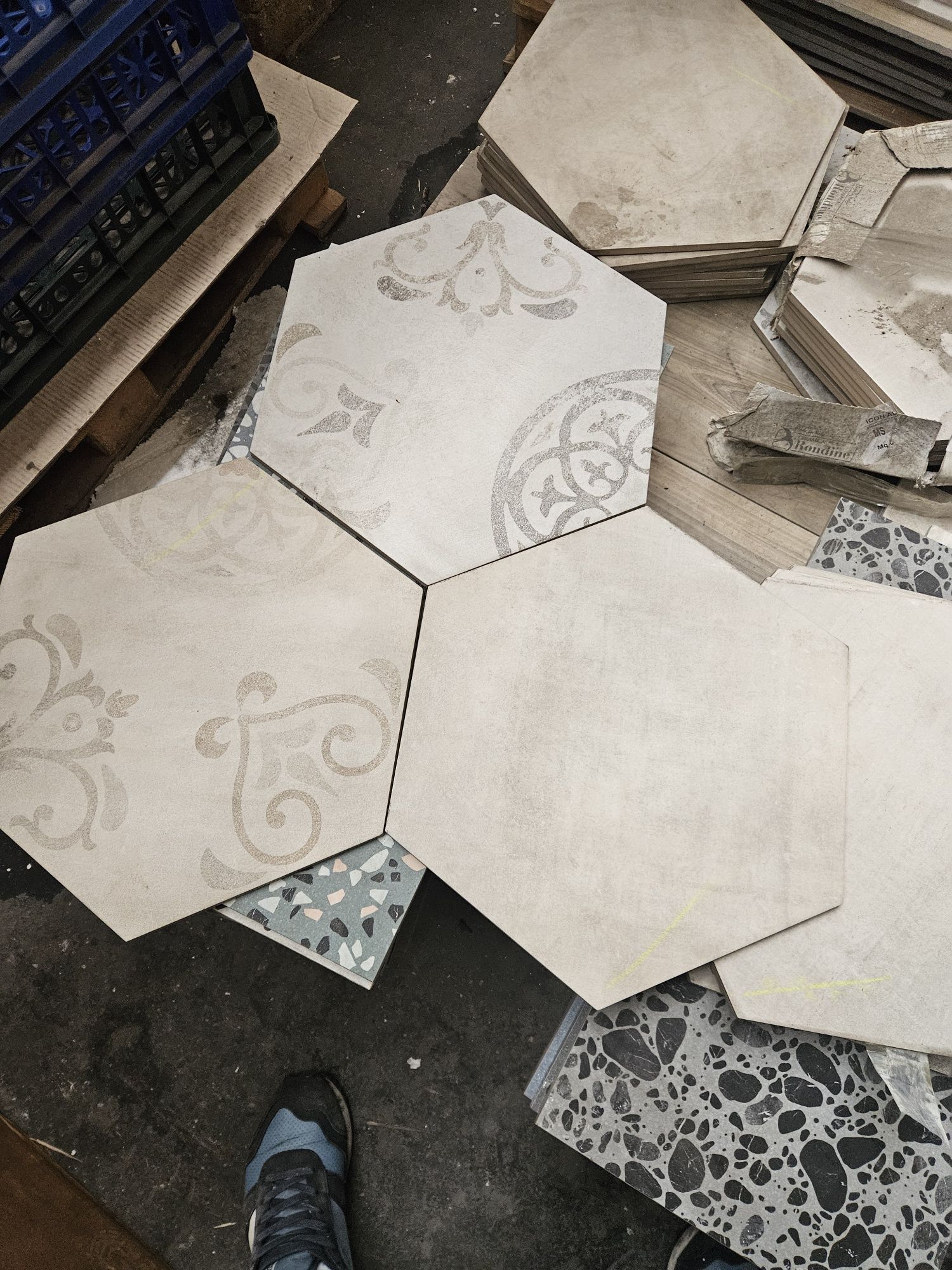 Okazie lichidare stoc gresie hexagon italia 10 mp