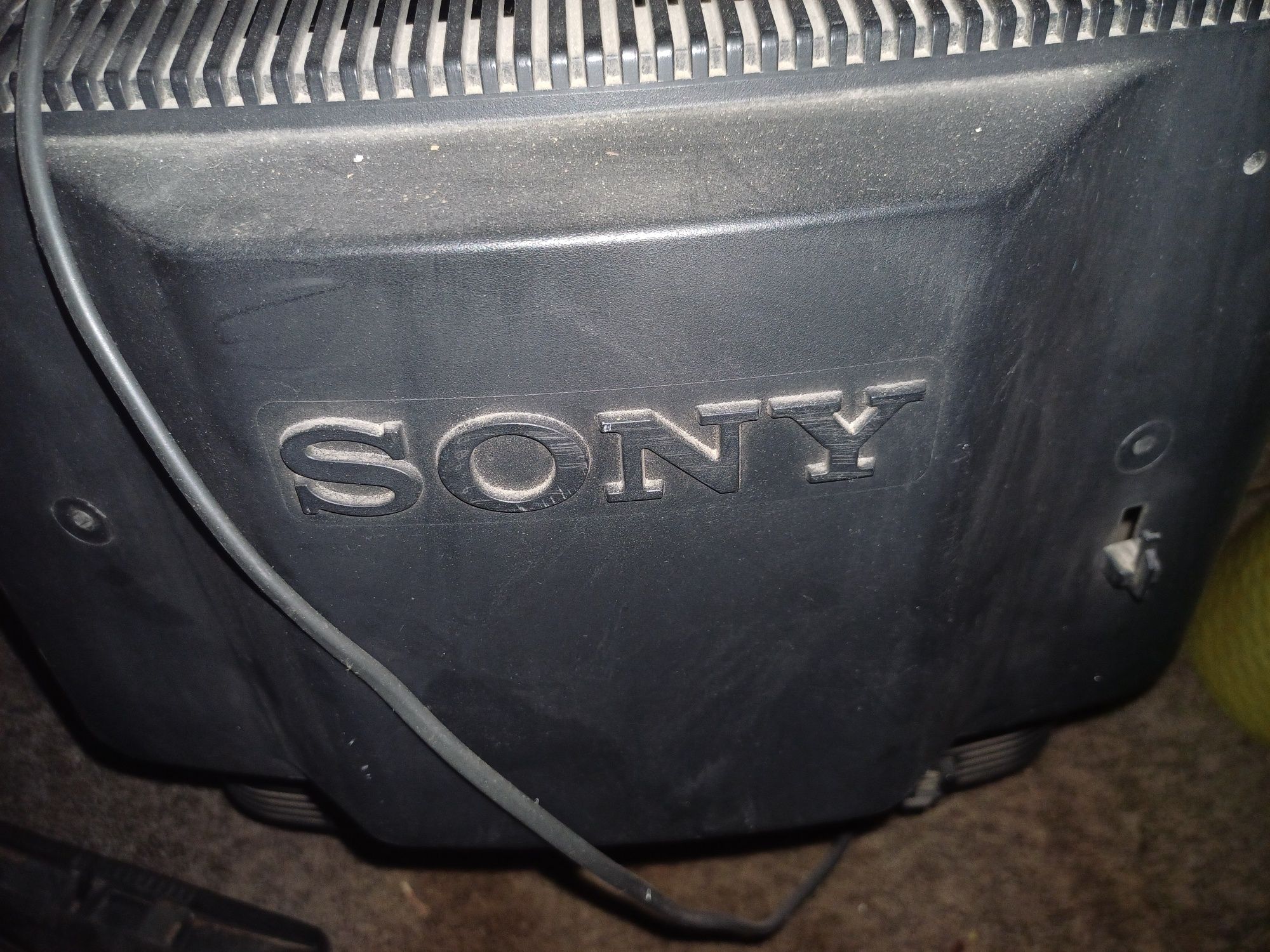 Продавам работещ телевизор SONY TRINITRON
Цена:30лв
Само лично предава
