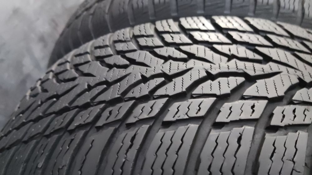 4бр. зимни гуми 205/55/16 Nokian WR Snowproof 
dot23
6.9mm
Добро състо
