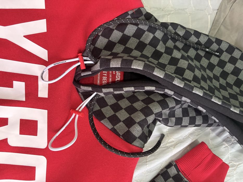 Суичер Sprayground