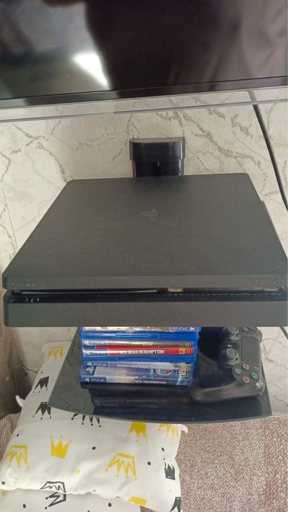 Продам PS 4 slim 1 terrabite