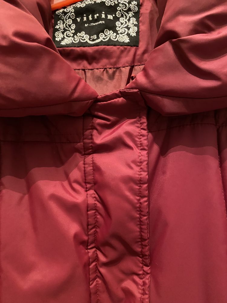 Куртка бордового цвета в отличном состоянии
