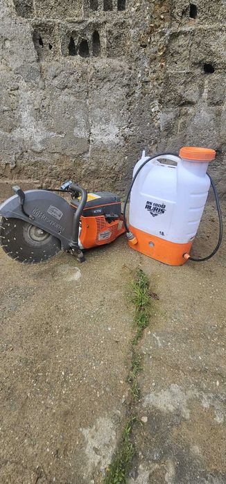 Miniexcavator de inchiriat
