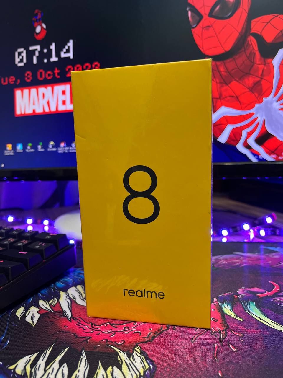 Продам телефон REALME 8