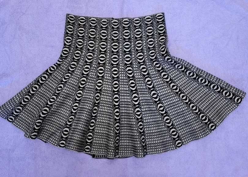 Set tricou si fusta pentru varsta de 13-15 ani sau marimea S