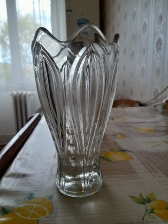 Vaza veche din sticla