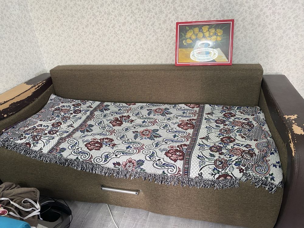 Отдам даром диван