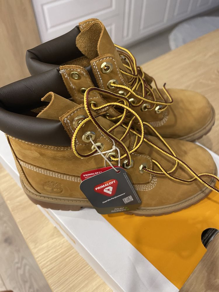 Продавам нови детски оригинални  класически боти Timberland