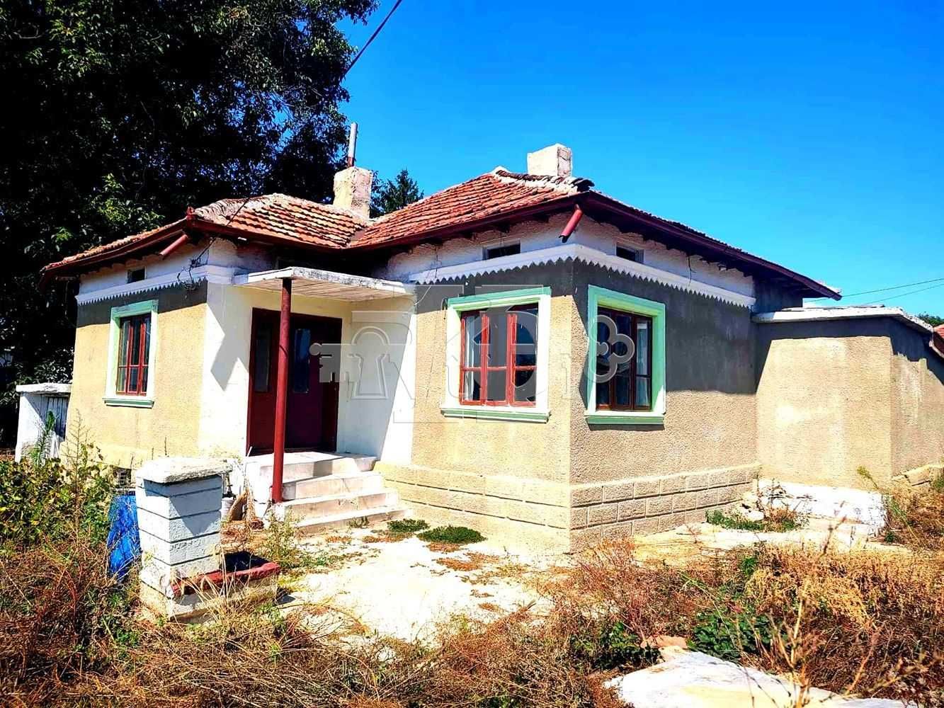 с. Преселенци, общ. Генерал Тошево, обзаведена къща с двор, 24900€.
