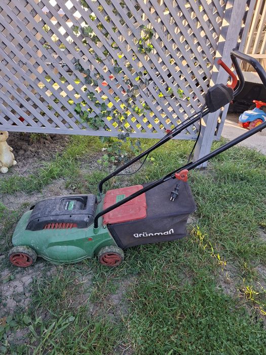Mașina tuns iarba Grunman