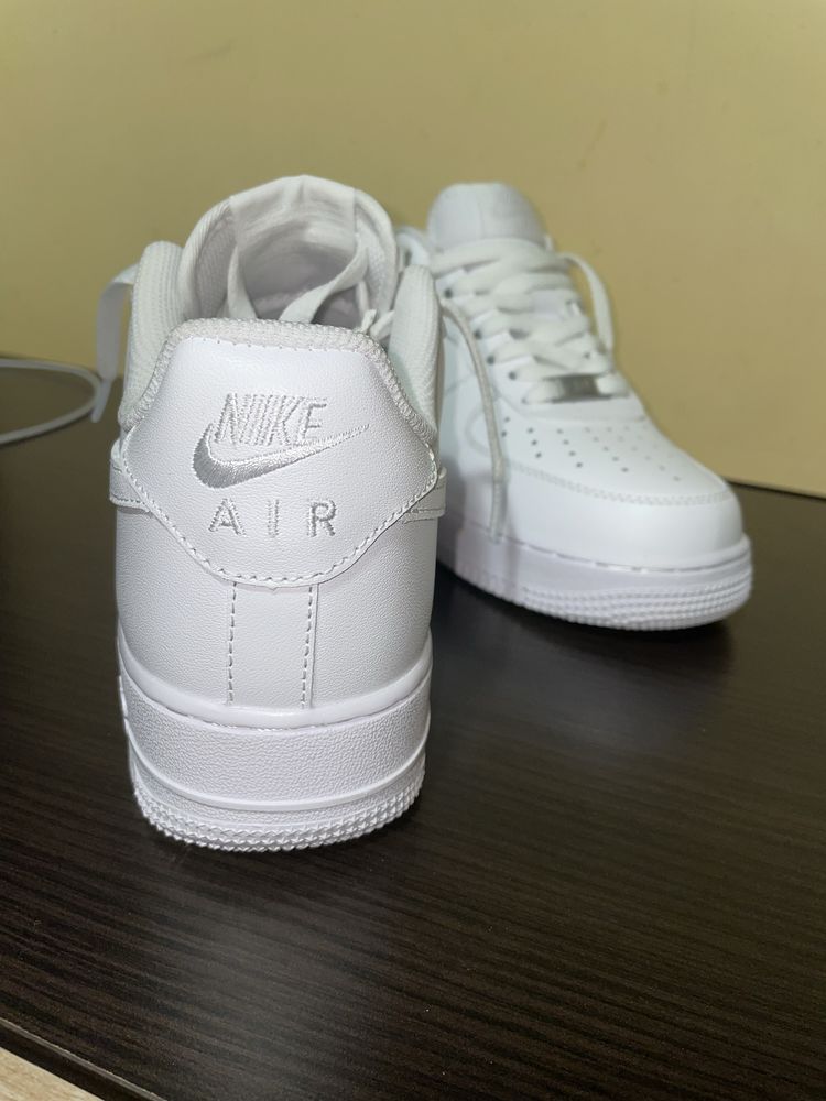 Nike Air Force’s 1 albi