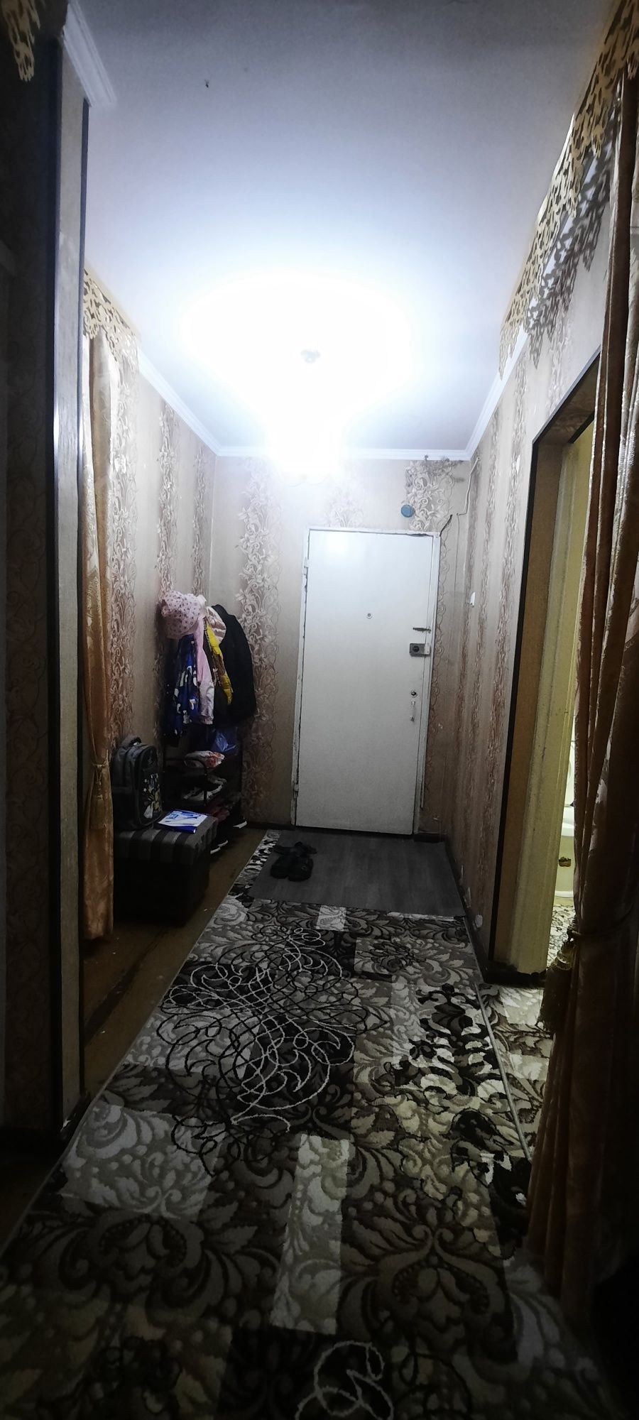 Продается 3х комнатная квартира, за каналом.