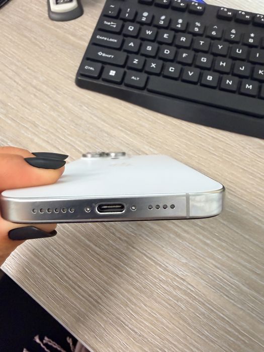 Iphone 16 pro max alb