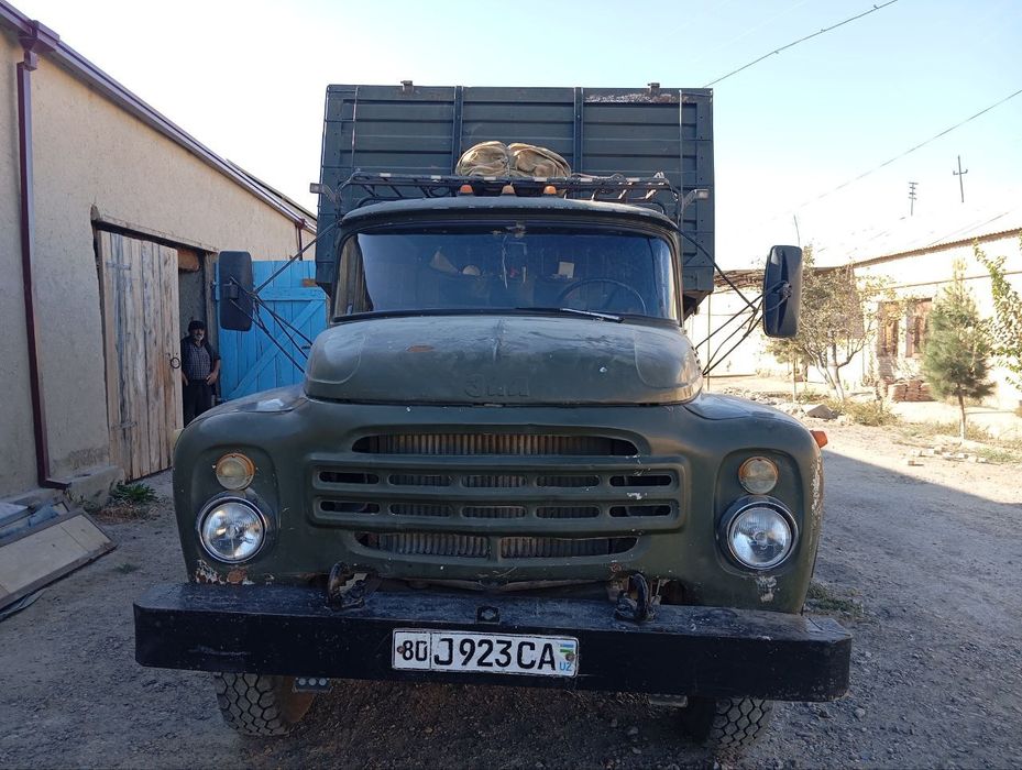 Zil 130 sotiladi