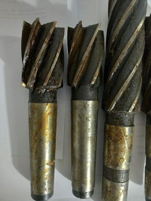 Freza cilindro-frontala / freza deget coada morse