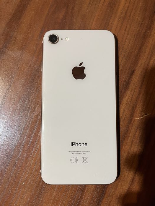 Продам iphone 8,