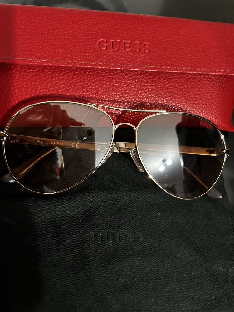Чисто нови очила на Guess