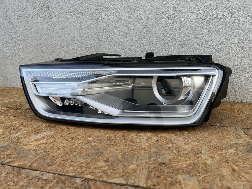 Far stanga Audi Q3 8U Facelift Xenon + Led Original Europa