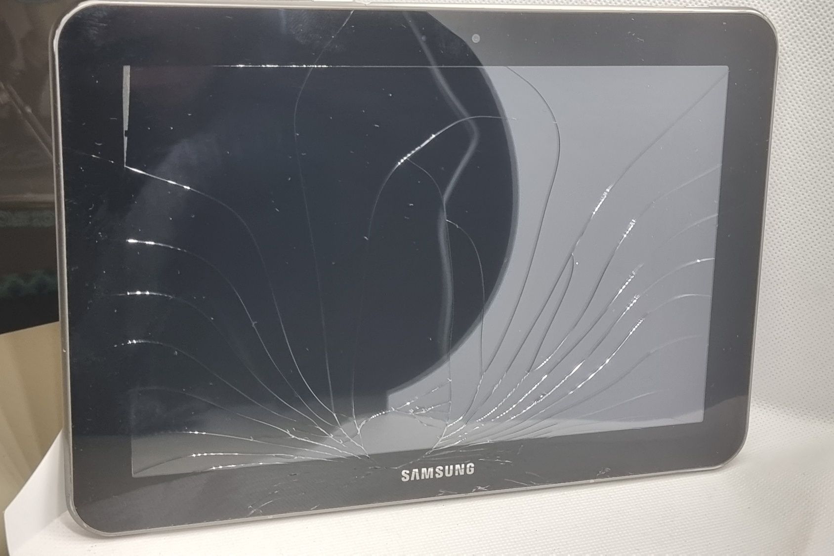 Vand schimb tableta Samsung Galaxy Tab 8.9 geam spart