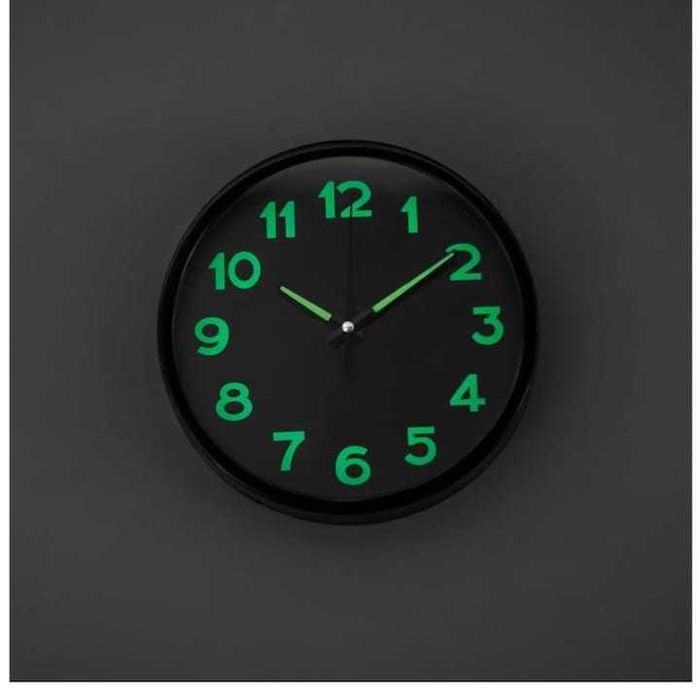 Ceas de perete unde numerele si limbile stralucesc in intuneric,nou