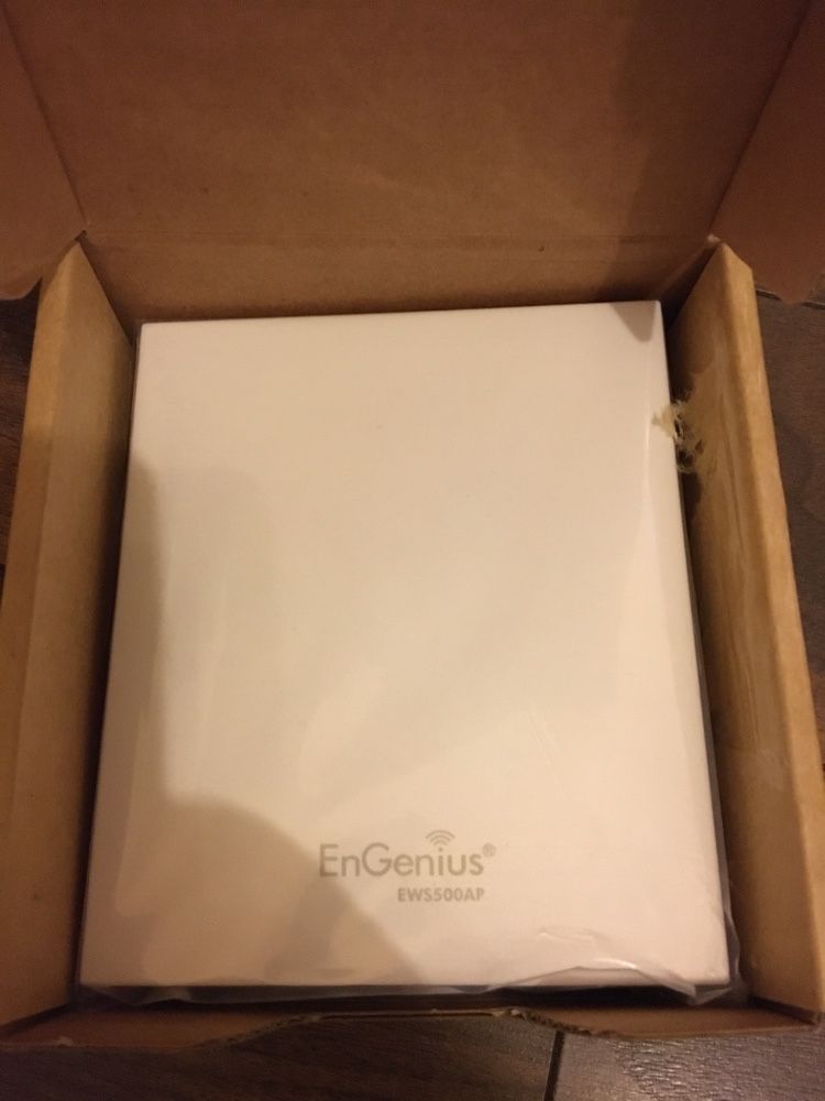 Vând router wireless EnGenius EWS 500 AP