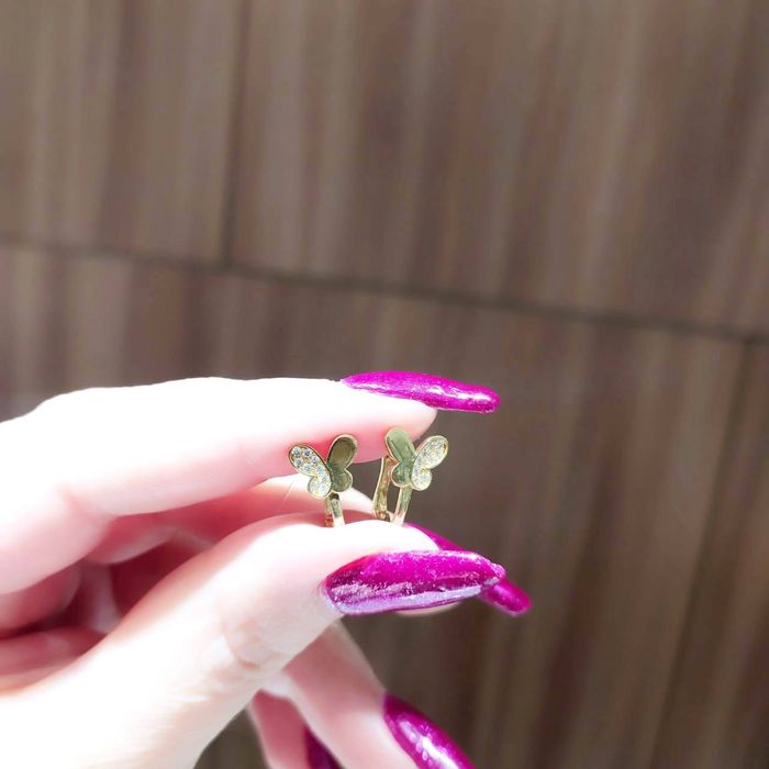 Золотые нежные детские серьги. Золото 585 Доставка