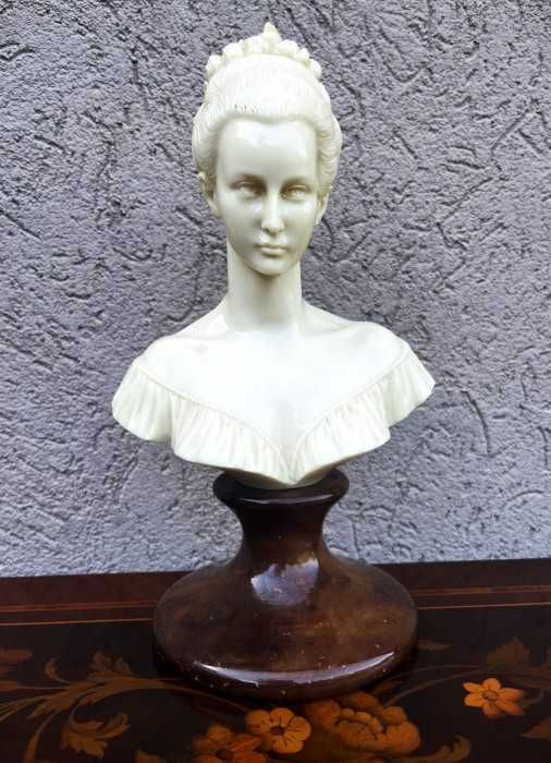Expresiva statueta-bust madame Manon Lescaut-Franta