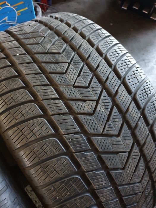 305/40R20  Pirelli Scorpion