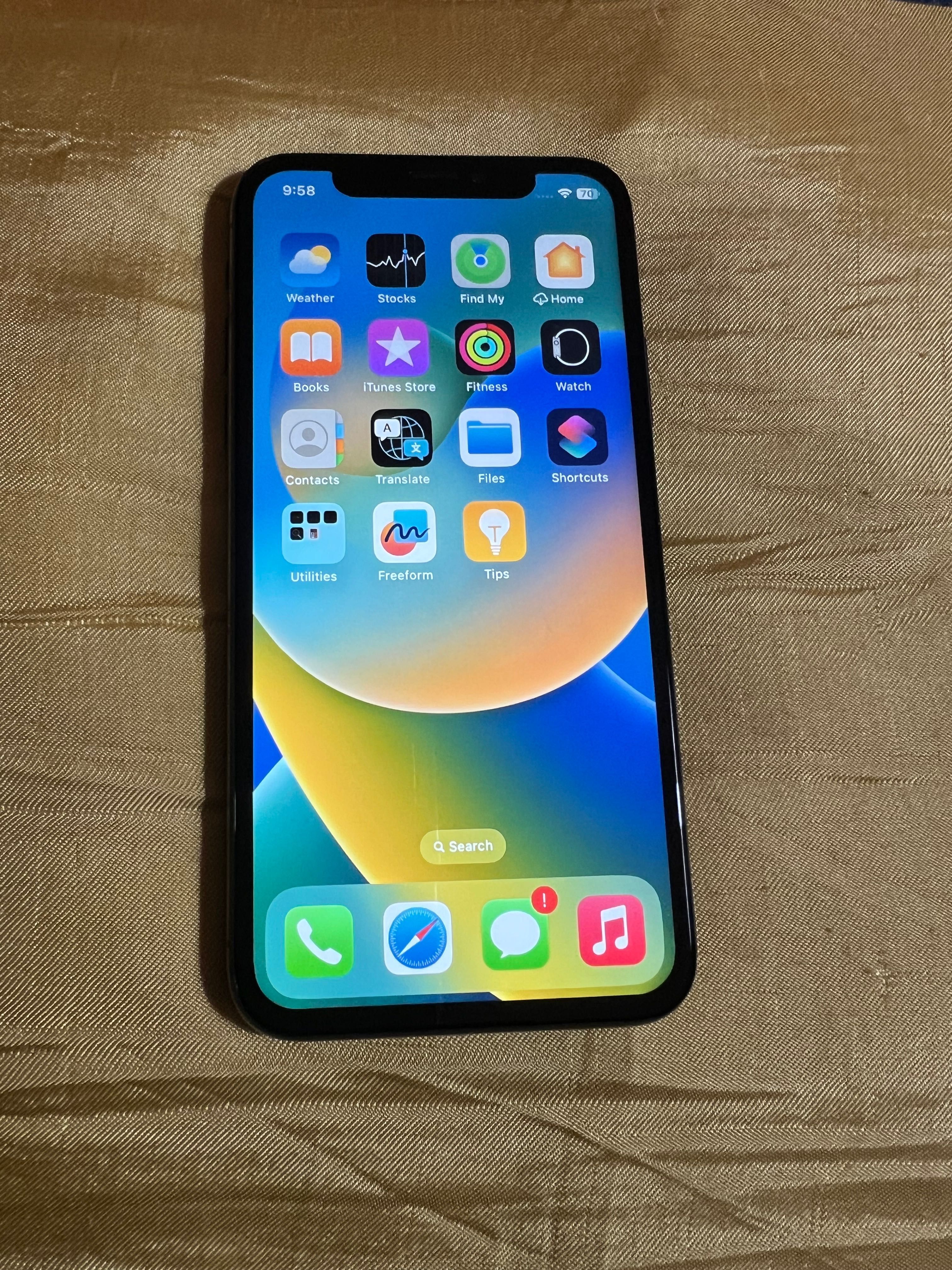 iPhone X -64GB,Black,зарядно,не е заключен