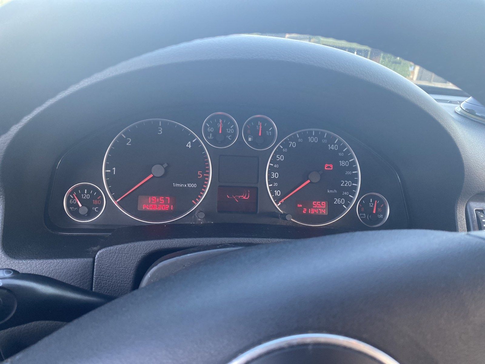 Продавам AUDI A6 2.5 TDI 2002 г 155кс