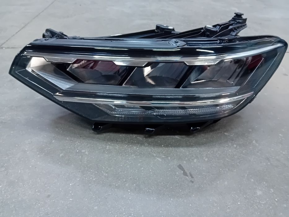 Far stanga Volkswagen Passat B8 Facelift Matrix Led 2020-2023