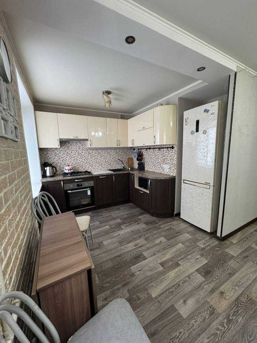 в городе РУДНОМ.  Продам 3-х комнатную, светлую, теплую квартиру