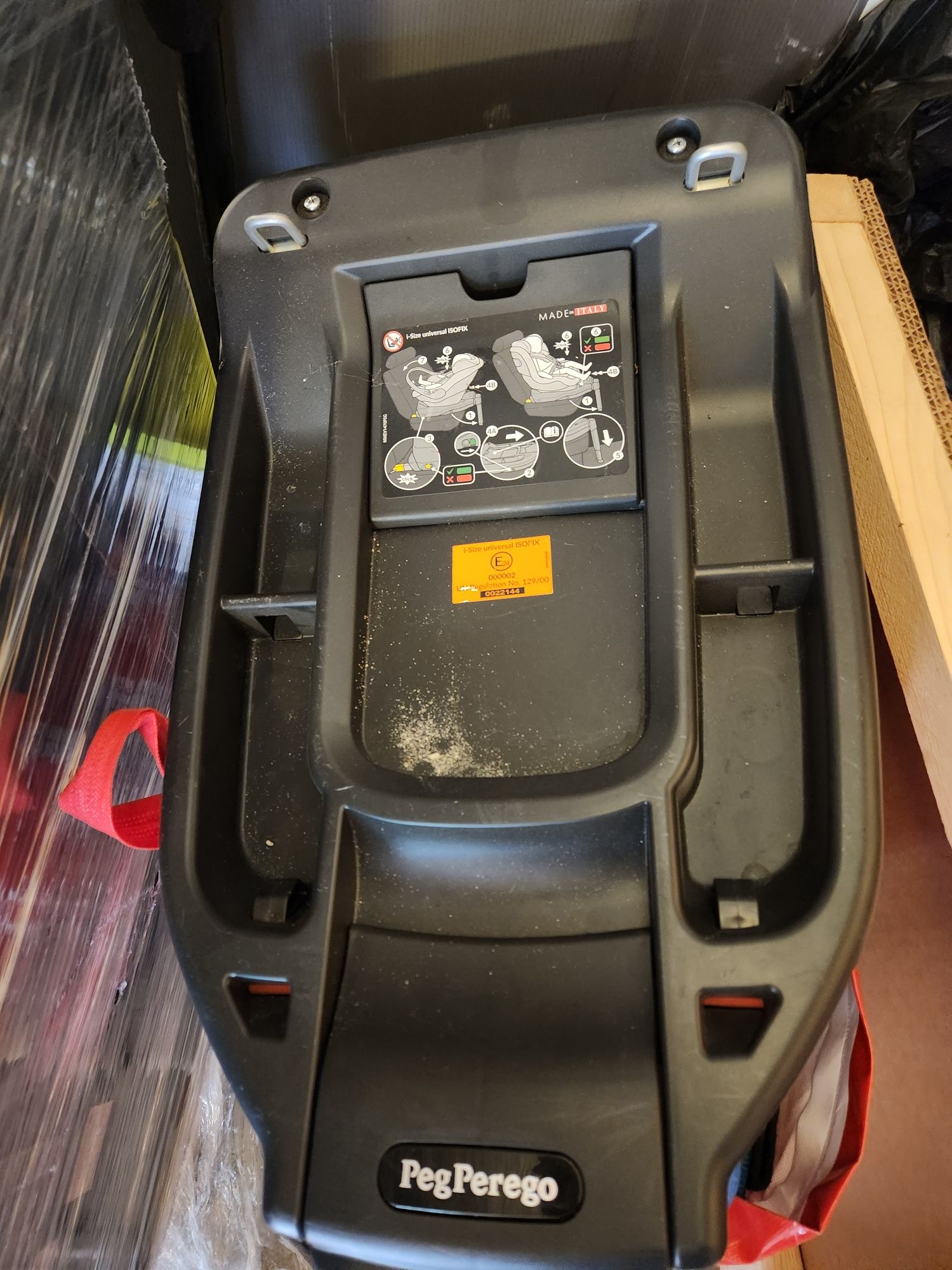 Peg perego кош за кола 0-13кг + isofix основа