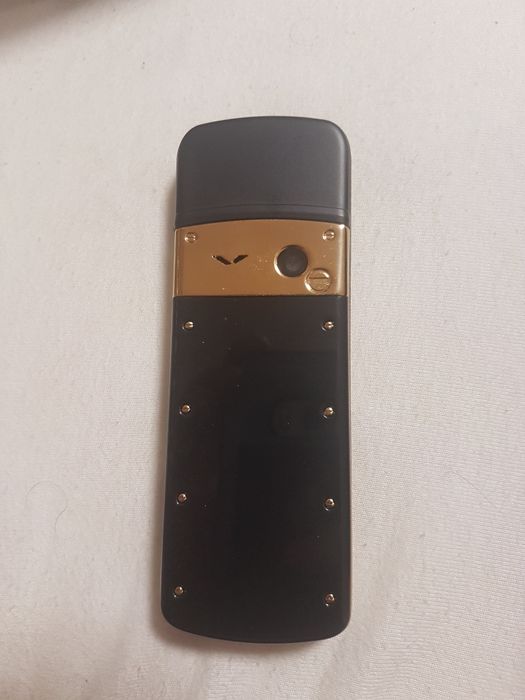 Vând telefon cu taste nou
