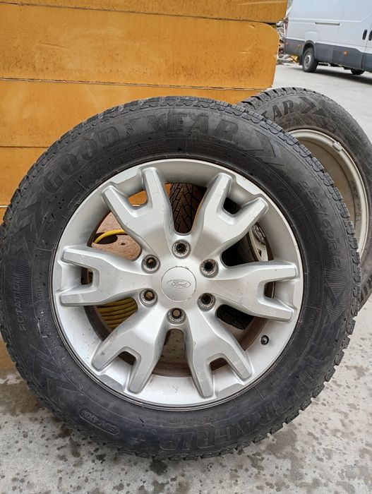 Гуми с джанти 255 60 R18