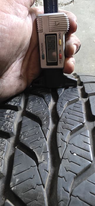 Гуми 2бр 195/65/15 - 1бр  - 65лв