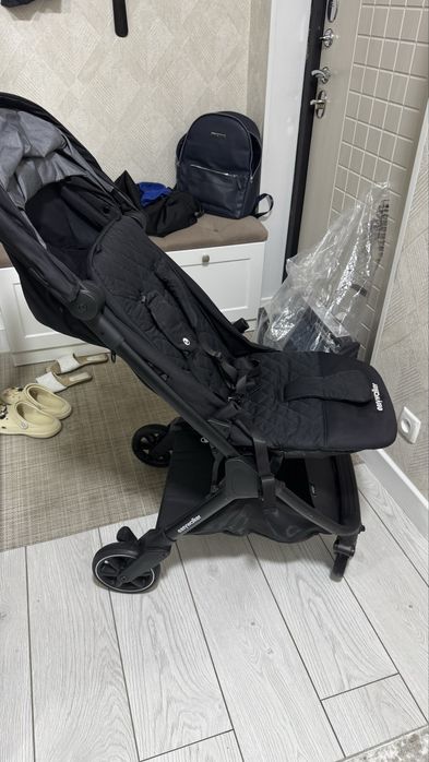 Продам прогулочную коляску EASY WALKER jackey