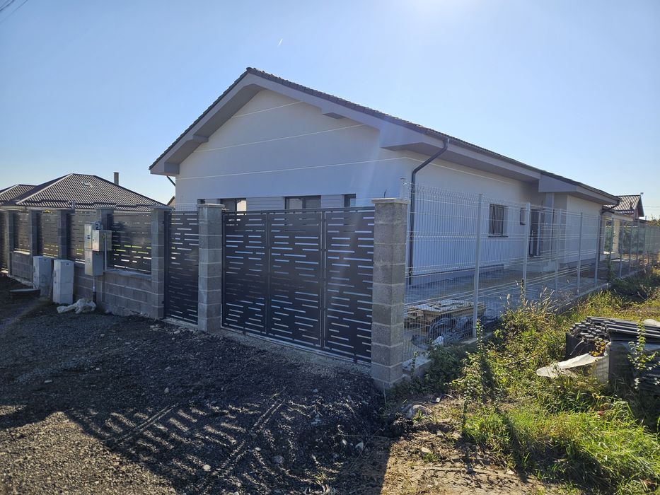 Persoana fizica vând duplex