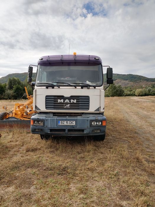 Închirieri, buldoexcavator si basculanta  20T