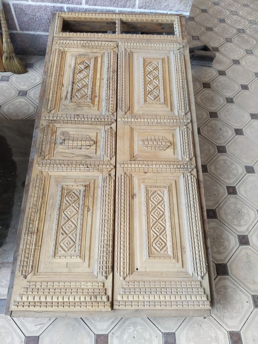 Продам деревянные двери