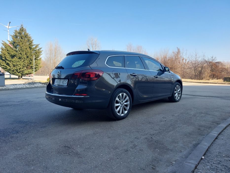 Vând Opel Astra Sports J, fabricație 2016, preț 5500 Euro
