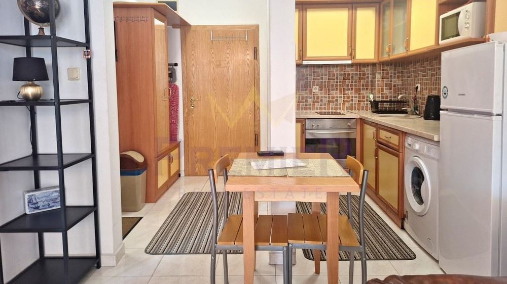 Продава се Двустаен апартамент в к.к. Слънчев бряг - 61 кв.м за 1230 €/кв.м - Снимка #1