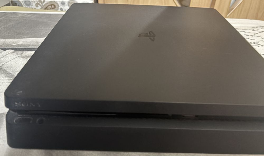Продам PS4 500 GB