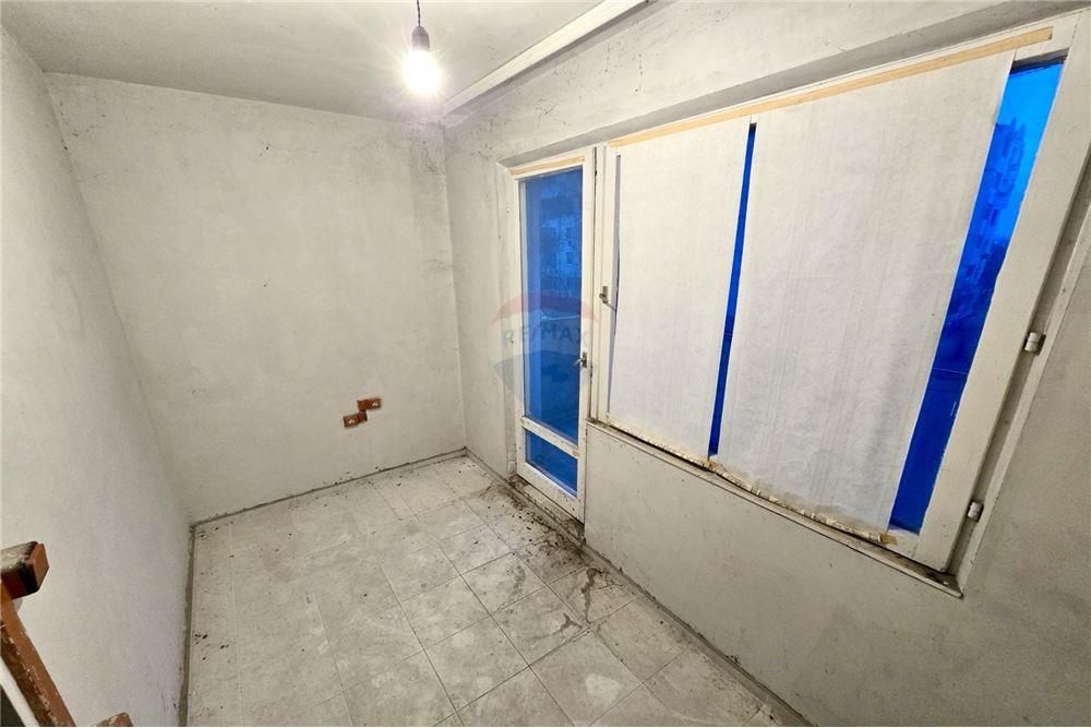 Продава се Многостаен апартамент в Русе, Дружба 1 - 101 кв.м за 985 €/кв.м - Снимка #2