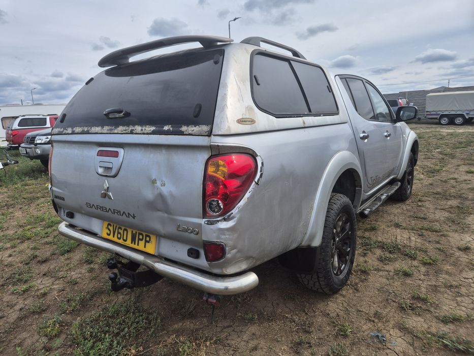Mitsubishi L200 2.5 178 cp 2011 Automat volan dreapta