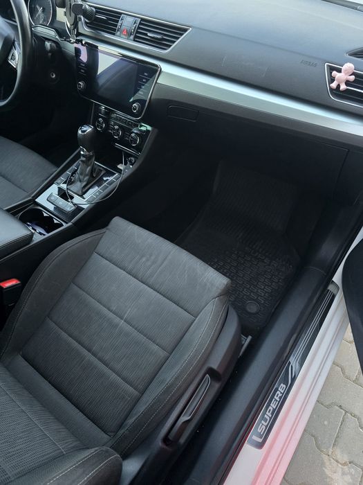 Vând Skoda Superb